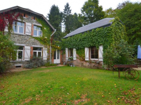 Quaint Holiday Home in Bi vre in the forest